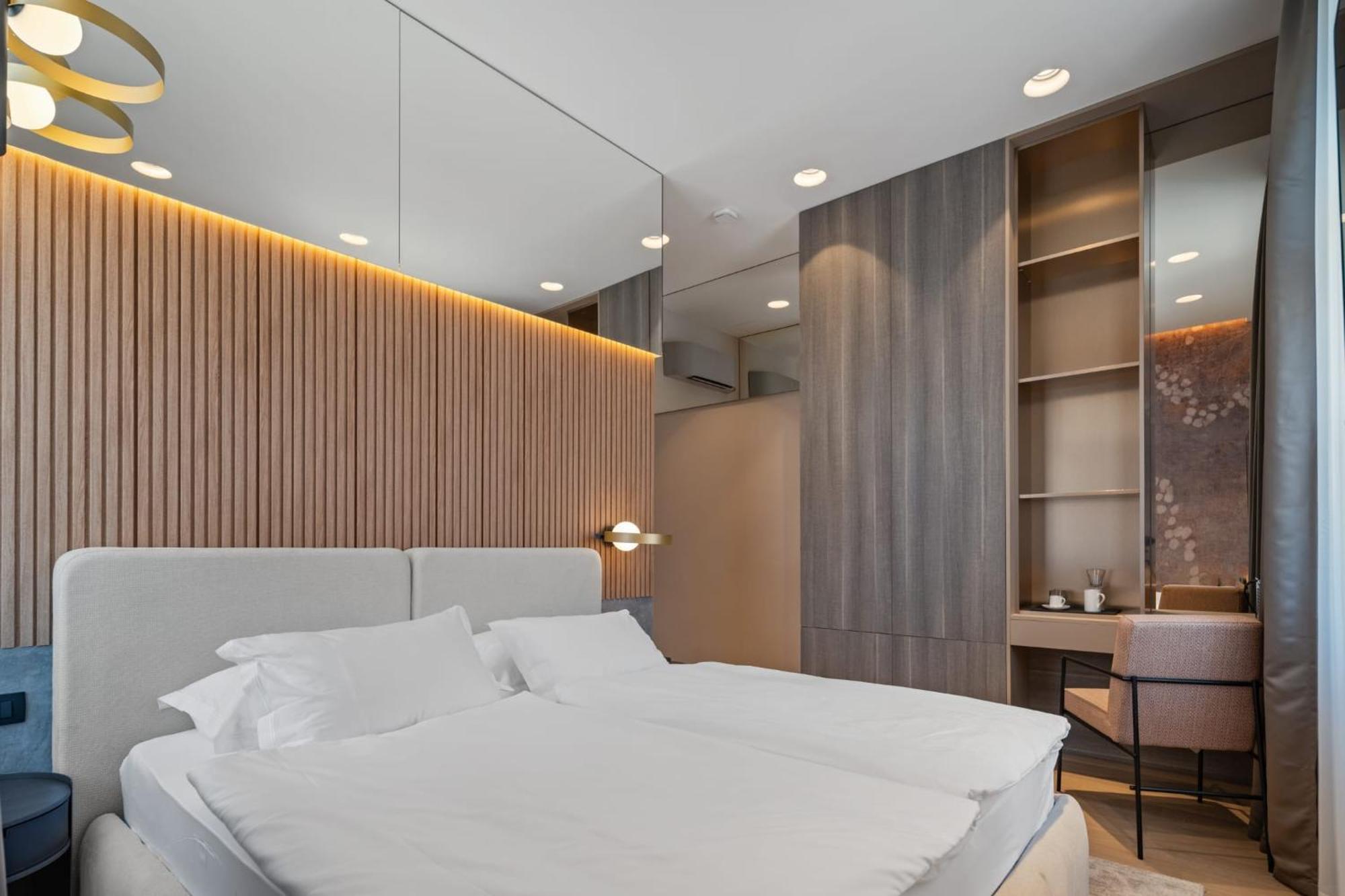 Monamel Luxury Suites Split Exteriör bild