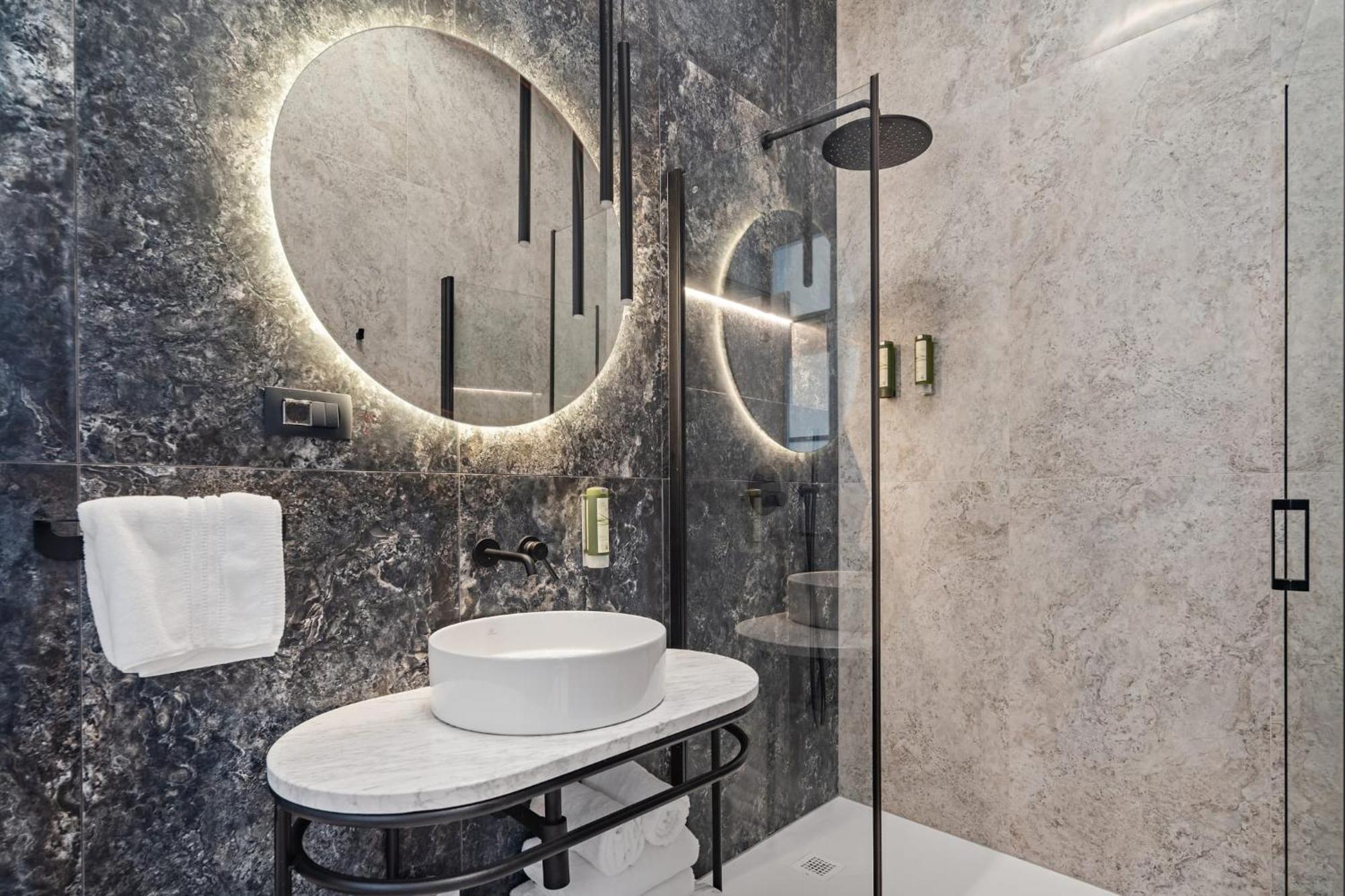 Monamel Luxury Suites Split Exteriör bild