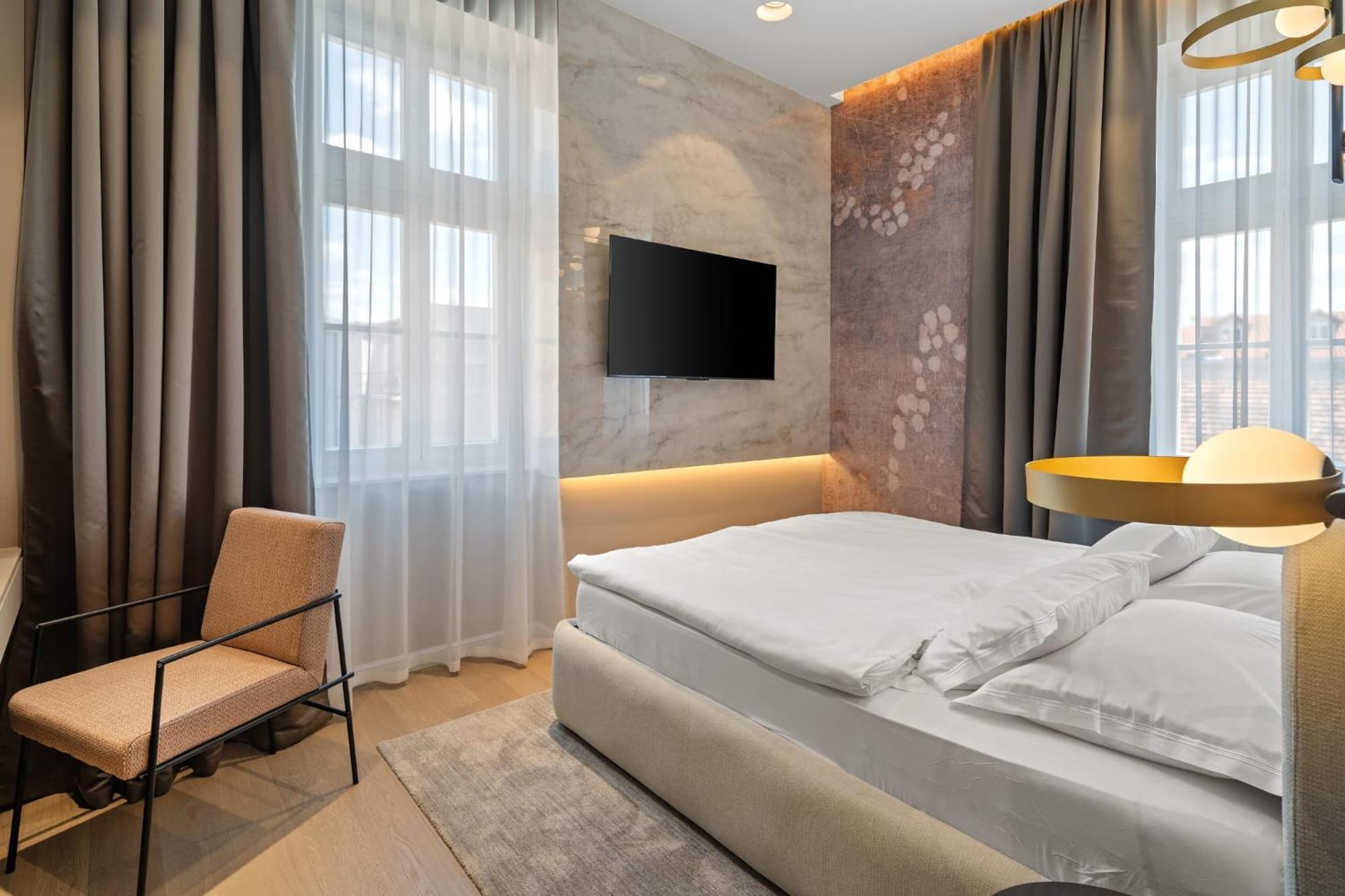 Monamel Luxury Suites Split Exteriör bild